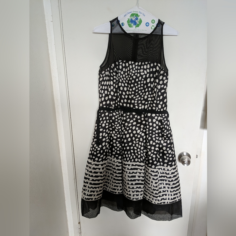Taylor Black/White Sleeveless Dress Lining Size 6